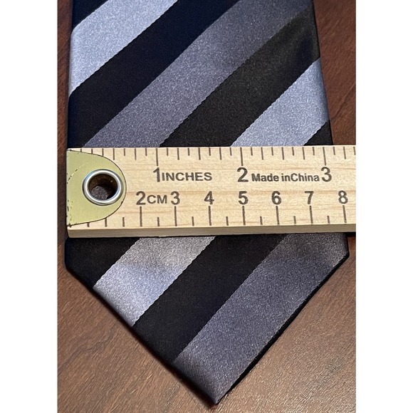 BCBG Attitude Black Gray Hand Made 100% Silk Men’s Neck Tie Made In China - Picture 4 of 9